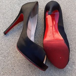 Christian Louboutin Very Prive Black Satin Pumps Peep Toe Size 40 1/2